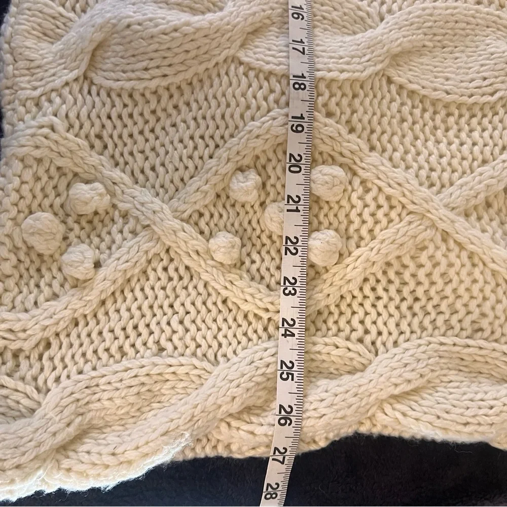 Pottery Barn Cream Sweater Pillow Shams Set, Zipper closure, soft. 2 Shams 16x26